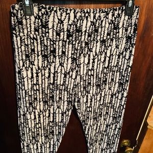 LulaRoe Tall and Curvy Leggings